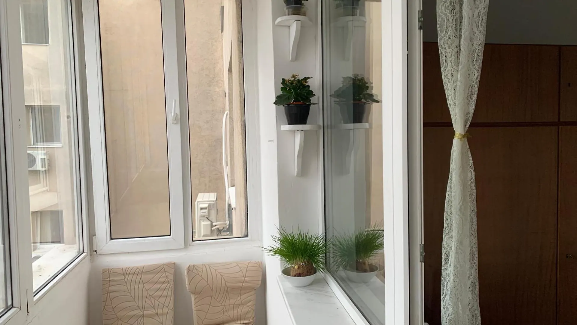 Charming Flat With Winter Garden Blending Classical Elegance And Modern Comfort Bucarest 0*,  Rumanía