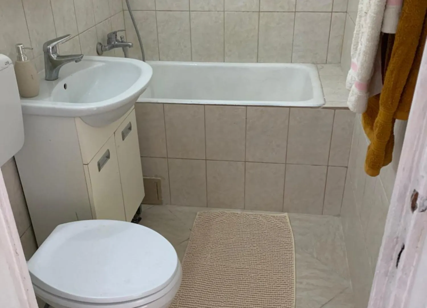 Charming Flat With Winter Garden Blending Classical Elegance And Modern Comfort Bucarest 0*,  Rumanía