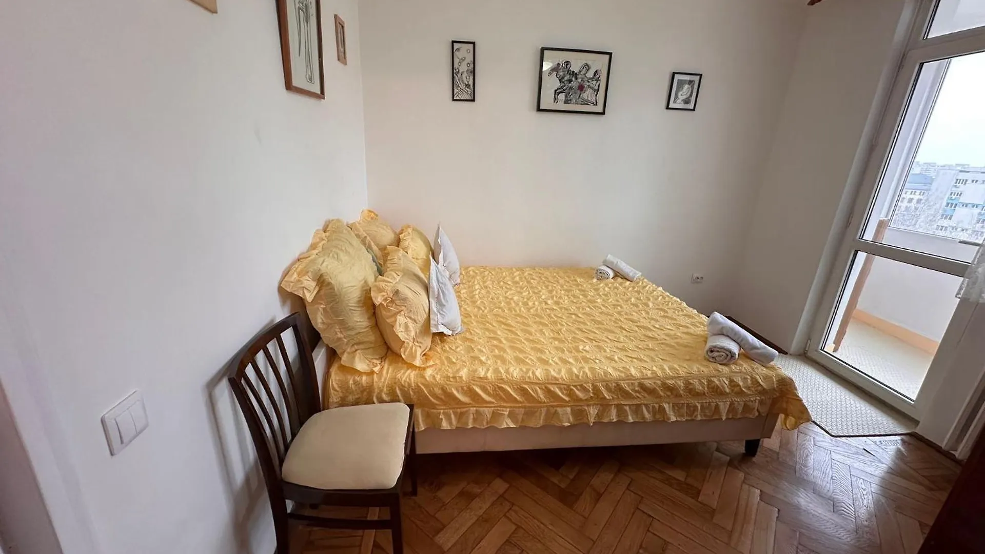 Charming Flat With Winter Garden Blending Classical Elegance And Modern Comfort Bucarest Appartement
